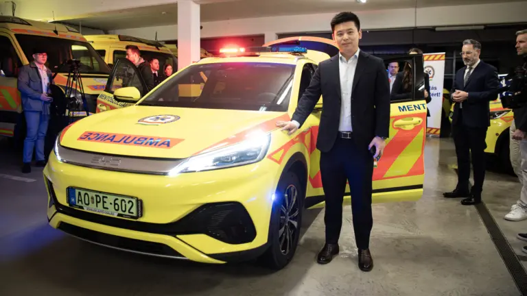 Már a mentőorvos is kínai autóval jár Magyarországon? Íme a részletek!