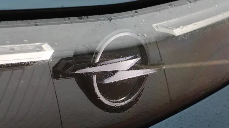 Brutális leépítést jelentett be az Opel! Ennyi embertől válnak meg!