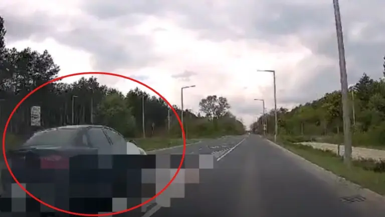 Videó: nem nézte meg milyen autót előz, csúnyán ráfázott!