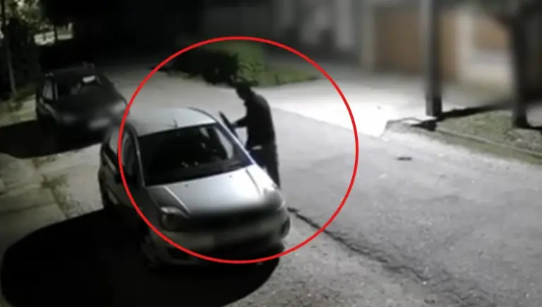 Videó: így lopják el másodpercek alatt az utcán parkoló autódat!