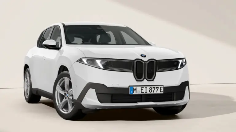 Jön az olcsóbb debreceni BMW: ezt tudja az iX3 kisebb akkuval és hátsókerék-hajtással