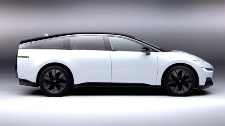 Kiszivárgott fotón a Ford soha el nem készülő, három üléssoros SUV-ja!