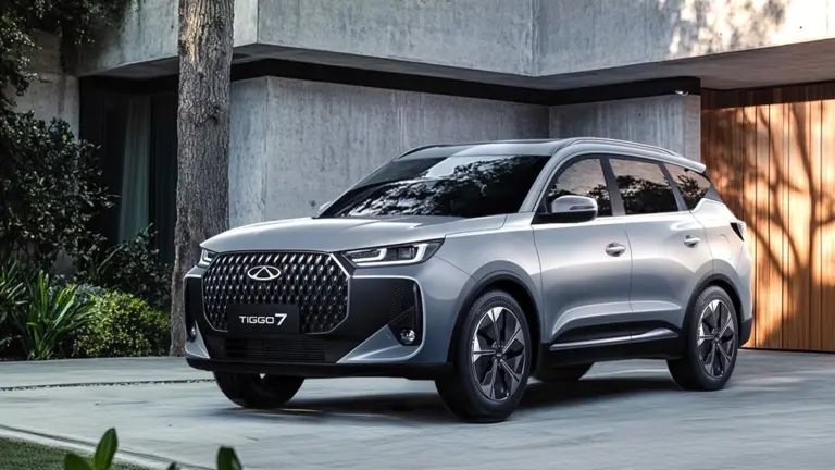 Újabb kínai gyártó tör a Toyota babérjaira? Jön a hibrid Chery Tiggo7!