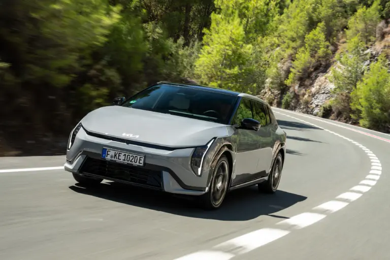 Nem fogynak a villanyautók, a Kia sem erőlteti tovább