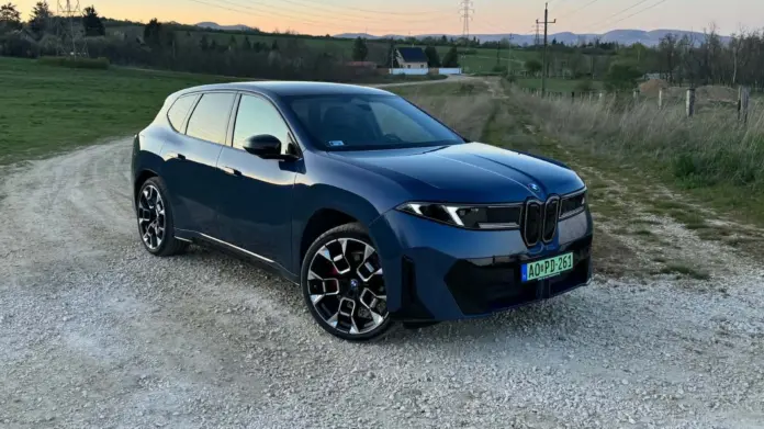 BMW_iX3_001