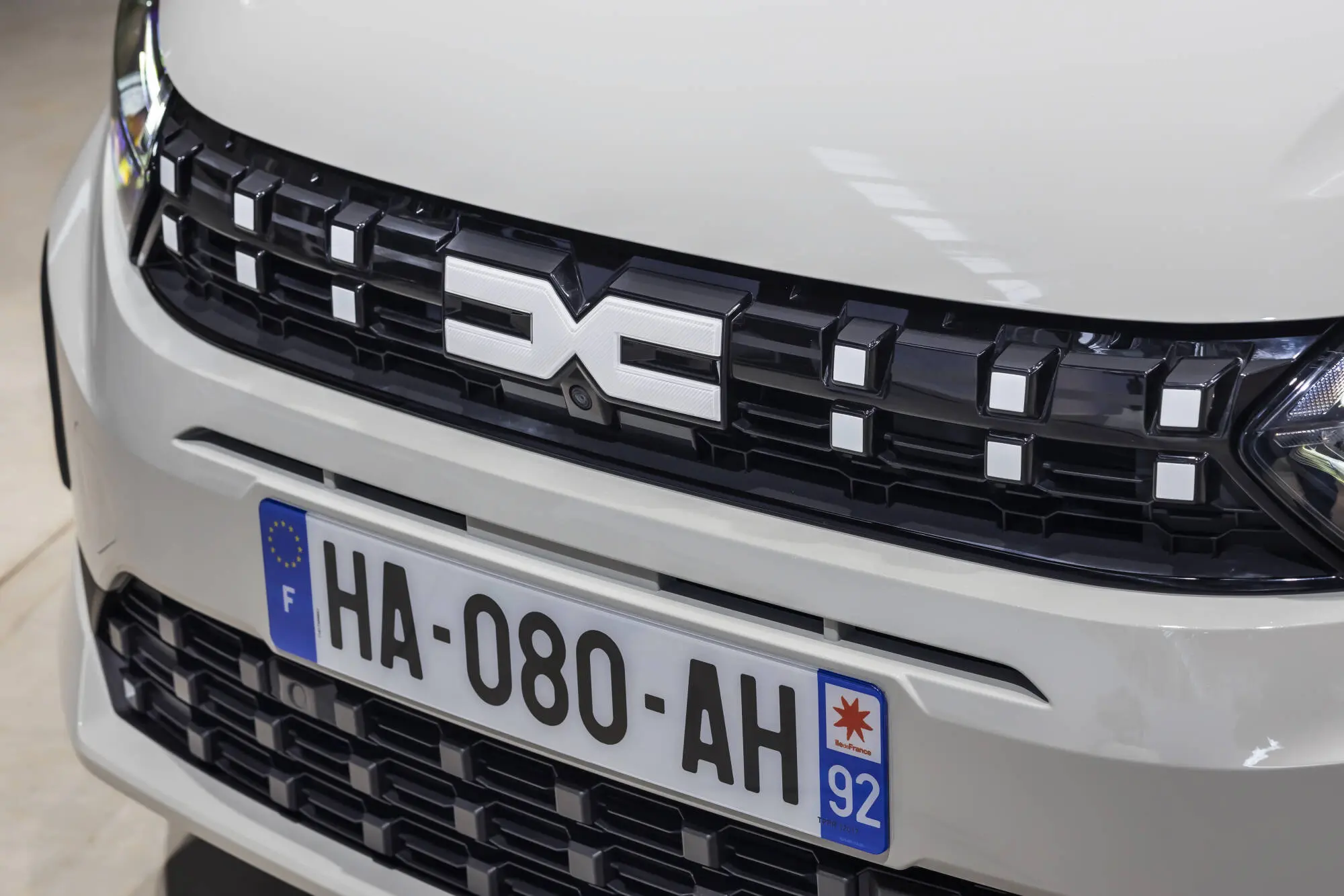 Árat csökkentett a Dacia! Ez most az egész újautó-piac legolcsóbb modellje!