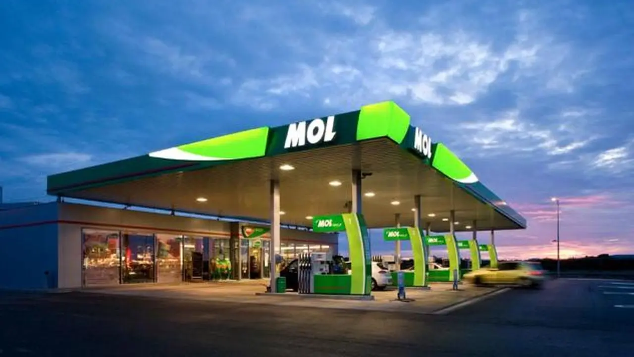 Etanolmentes üzemanyagot dob piacra a MOL az idős autók számára
