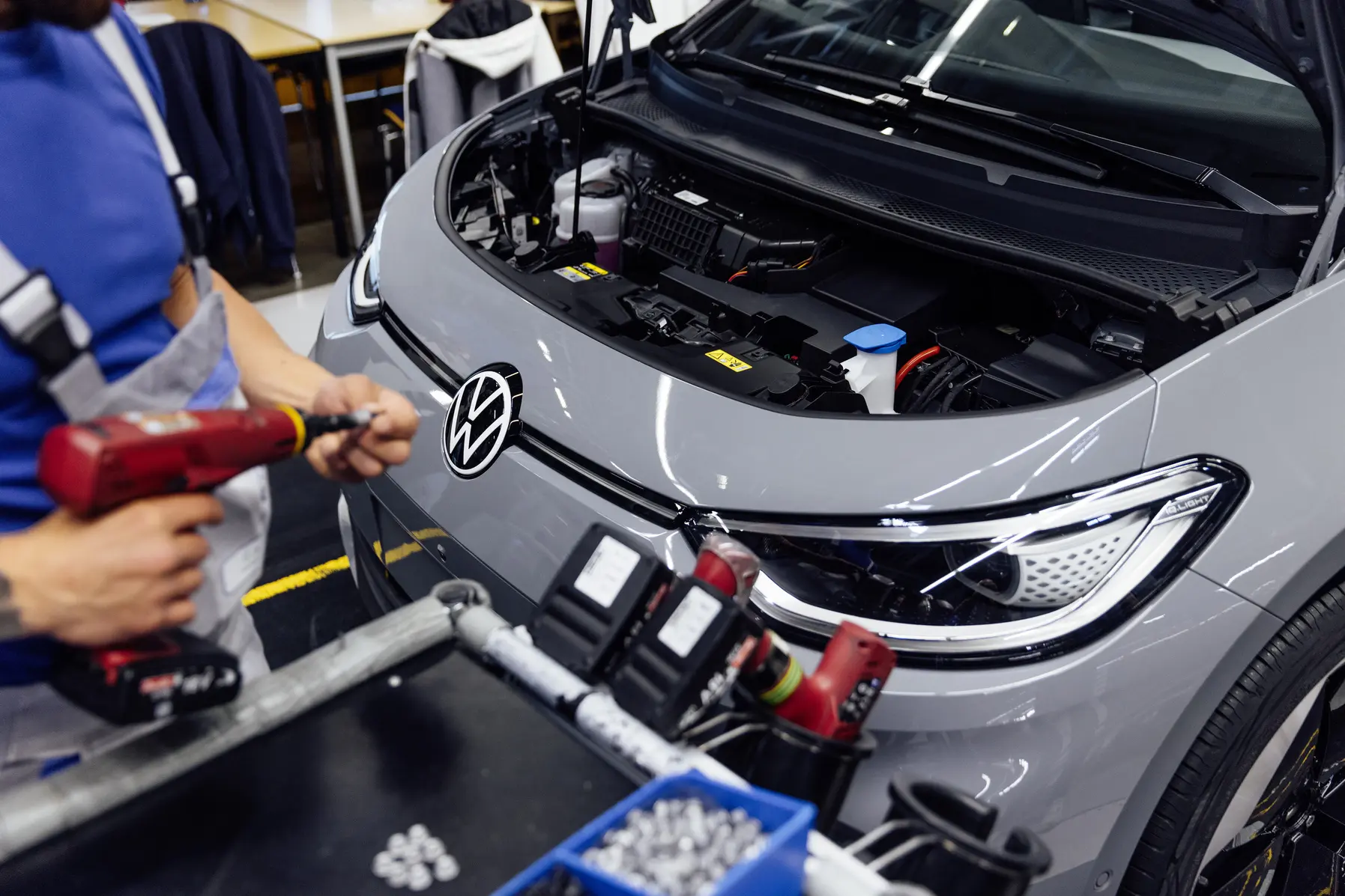 Elképesztő leépítés jöhet a Volkswagennél, 4 németországi gyárat is bezárhatnak!