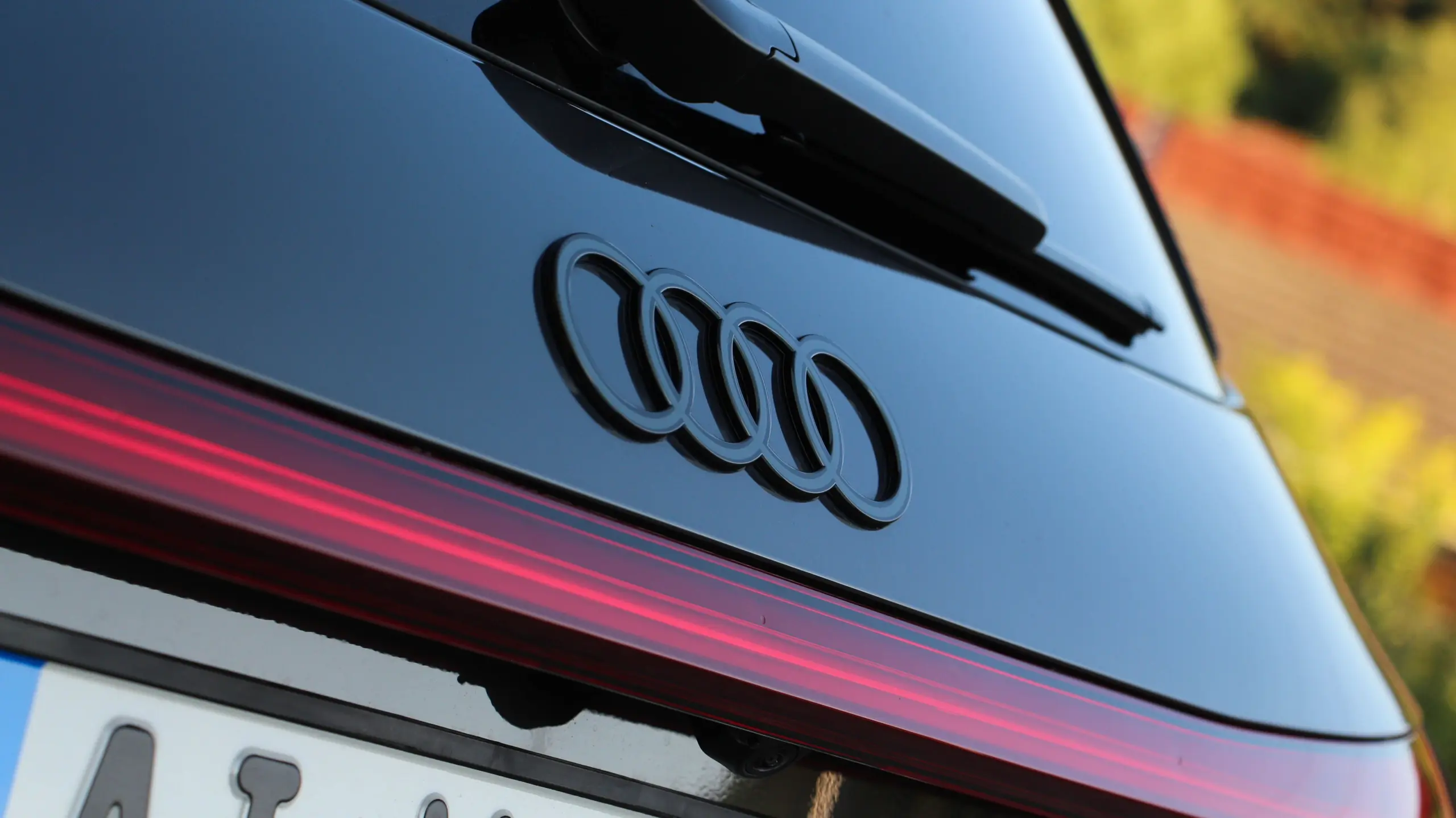 Hivatalos: érkezik az új Audi Q7-es, íme az első fotó!