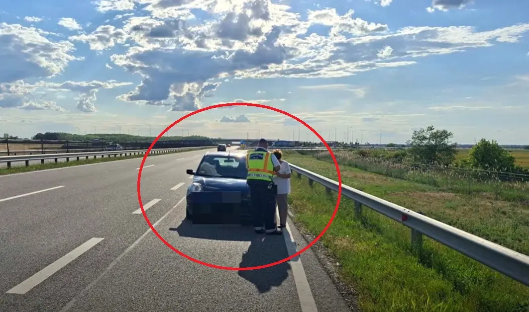 Forgalommal szemben hajtott fel az M44-re! Nem várt esemény menthette meg az életét!