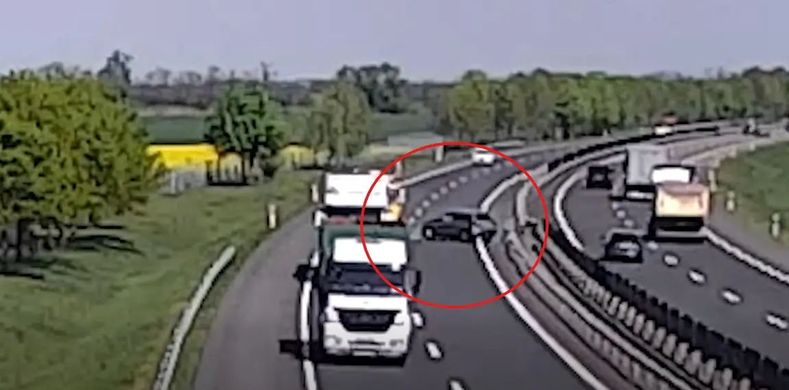 Videó: elaludt vezetés közben, figyeld, mekkora baleset lett a vége!